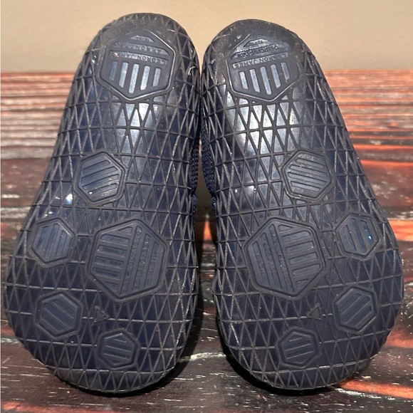 Infant toddler size 3.5 Nike Lebron sneakers - Picture 5 of 5